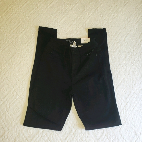 NWT Time and Tru, High Rise Jegging, Black, size 2 - Picture 1 of 3